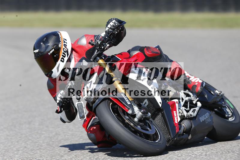 Archiv-2025/49 26.08.2025 Cornu Master School ADR/rot-rouge/67